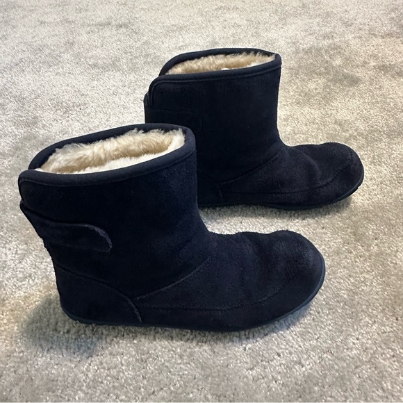 LL Bean Wicked Cozy Big Kids Size 6 Lamb's Wool Classic Navy Boots - Picture 1 of 11